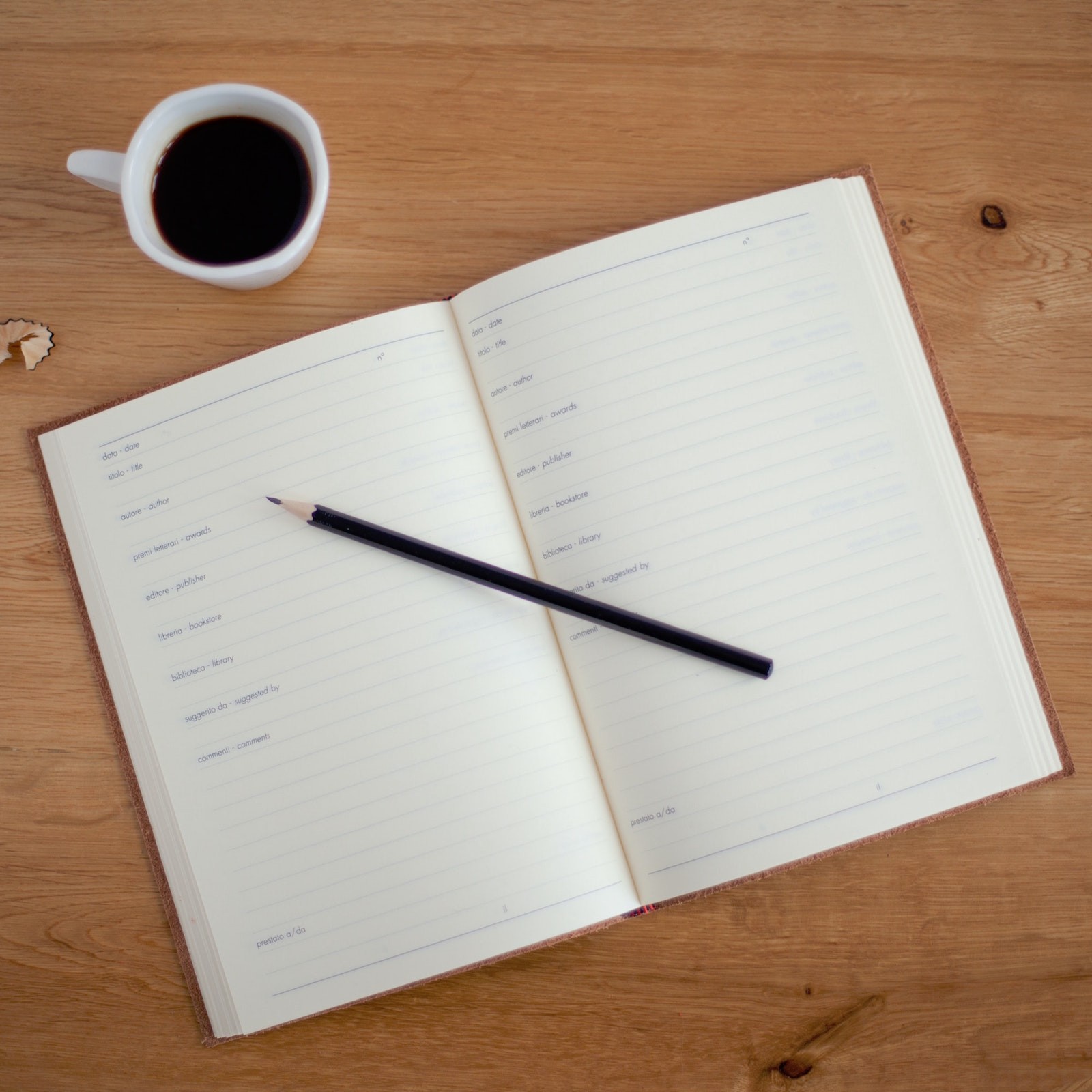 /photos/shares/hope-house-press-leather-diary-studio-PJzc7LOt2Ig-unsplash.jpg